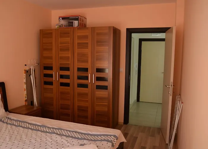 Admiral Plaza Appartement